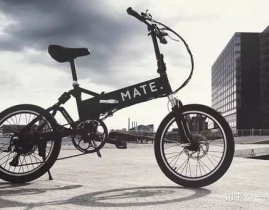 折叠电动自行车小姐姐图,时尚出行新潮流